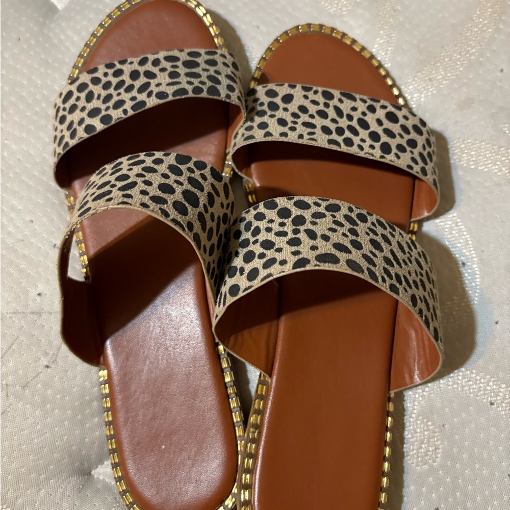 SHEIN Black and Tan Slide Sandals with Stylish Straps